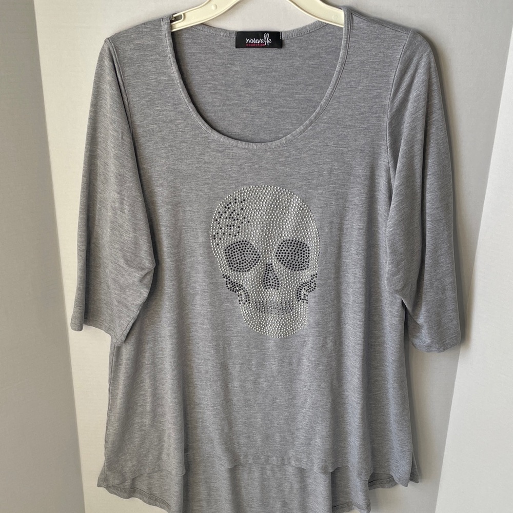 Nouvelle  Womens Size  2X Gray Skull  with  sequines Women's Top